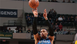 雷霆威震天对飙保罗乔治 威少27+18难救主遭双杀