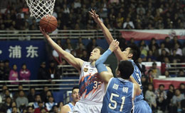CBA常规赛北京VS上海 弗神无惧双人封盖上篮