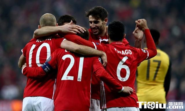 欧冠-拜仁5-1大胜阿森纳 莱万传射罗本世界波