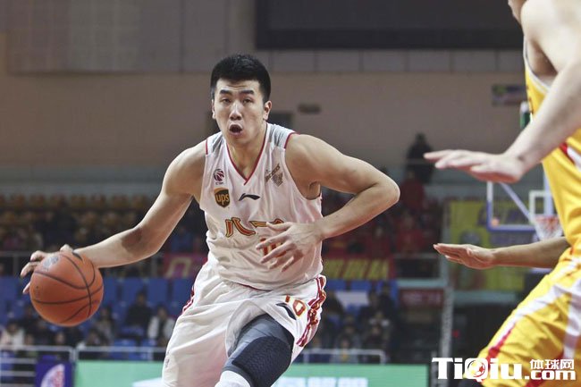 CBA常规赛数据榜 82分先生得分王大韩篮板怪