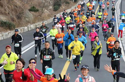 2017连岛马拉松赛 激情挑战长跑极限