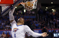 NBA常规赛2月12日勇士VS雷霆 威少强突伊戈达拉暴扣