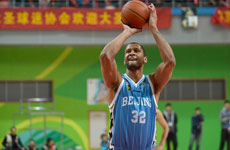 2016CBA第三十六轮北京VS同曦视频 莫里斯后撤步跳投得手