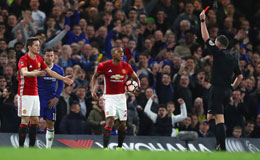 足总杯1/4决赛 切尔西1-0击败10人曼联