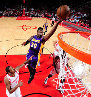 常规赛火箭VS湖人 哈登3双火箭39分狂虐紫衫军