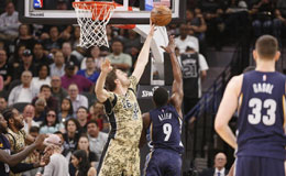 NBA常规赛马刺VS灰熊 马刺风骚迷彩球衣险胜