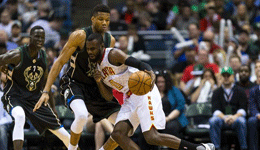 NBA常规赛老鹰VS雄鹿 字母哥34+13雄鹿3分险胜