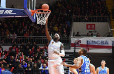 2016CBA第一轮新疆VS北京视频 布拉切抢断一条龙上篮