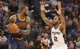 NBA常规赛骑士VS马刺 莱昂纳德防守扼杀詹姆斯