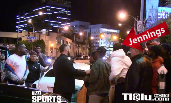 ���˫��ҹ�������� �����侲δ����֧�ֳ�ͻ 