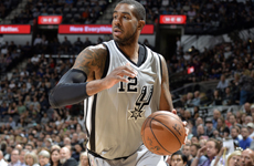 NBA常规赛3月26日尼克斯VS马刺 阿德三分百步穿杨