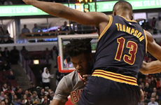 NBA常规赛3月31日骑士VS公牛 汤普森双手轻松暴扣