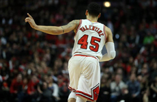 NBA常规赛3月31日骑士VS公牛 瓦伦丁三分线外百步穿杨