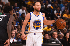 NBA常规赛4月1日火箭VS勇士 库里接球三分出手命中