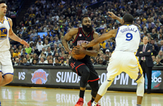 NBA常规赛4月1日火箭VS勇士 哈登欧洲步左手上篮命中