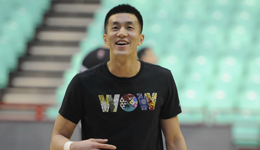 郭艾伦美国特训与浓眉同场地 网友调侃辽宁来考察大外援