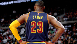 詹姆斯防守尽全力仍被打爆 金州宇宙队真的无人能敌吗