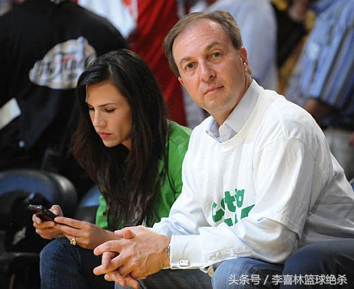 �����Ʋ������̾�С�ϰ壬������ѧϰ�˾�Ӫ�������顣��