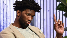 大帝恩比德豪言下赛季夺冠 队友要跟随我的领导