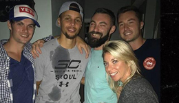 库里参加完婚礼意犹未尽 凌晨两点去陌生人家蹭派对