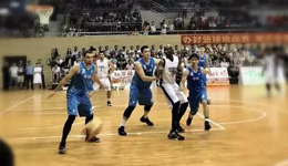 新疆全运男篮热身胜美明星队 可兰白克砍26分