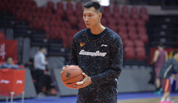 易建联结束美国治疗归队 双外援到位冲刺新赛季