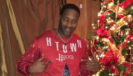 麦迪晒自己身穿火箭款圣诞毛衣的照片 麦迪最新消息