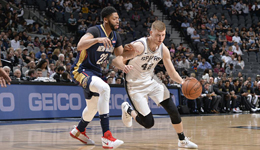 戴维斯26+15阿德8分伤退 鹈鹕逆转马刺豪取7连胜