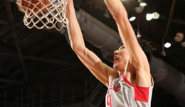 周琦毒蛇队砍16+6+2+2帽 凶悍补扣+三分稳定局面