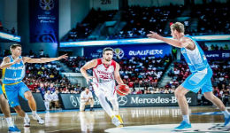 76人新星为土耳其出战 和奥斯曼配合默契