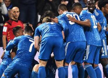 C罗连续11场破门笑傲全欧 第1000场里程碑踢出神迹