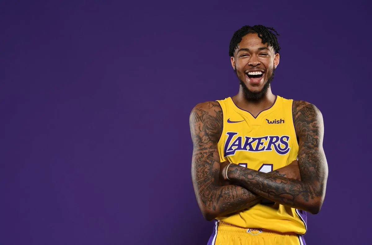 ���ɶ���˧Ӣ����ķ������Ϣ2023 �����ܺ�Ӣ����ķ���и���