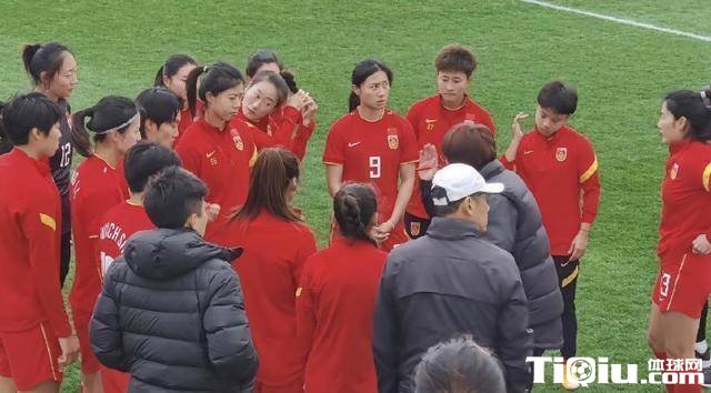 中国女足拉练变方式