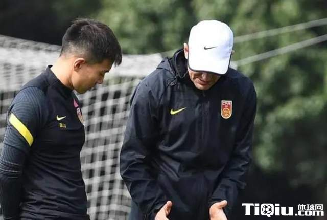 扬科维奇要求严厉