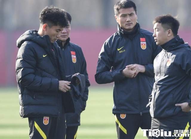 扬科维奇要求严厉