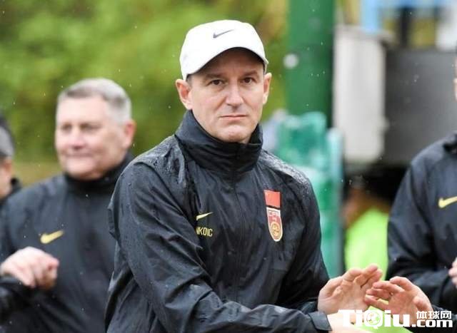扬科维奇要求严厉