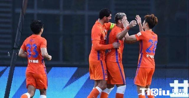 山东泰山队热身赛取胜