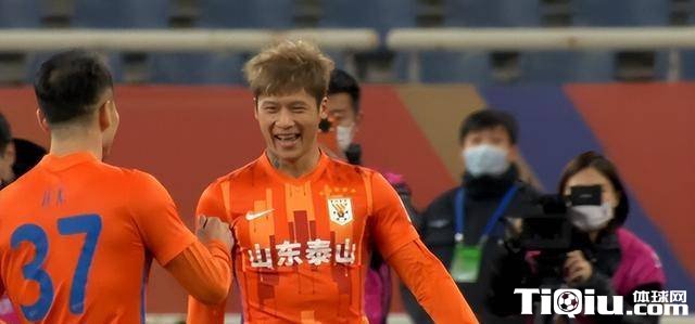 山东泰山队热身赛取胜