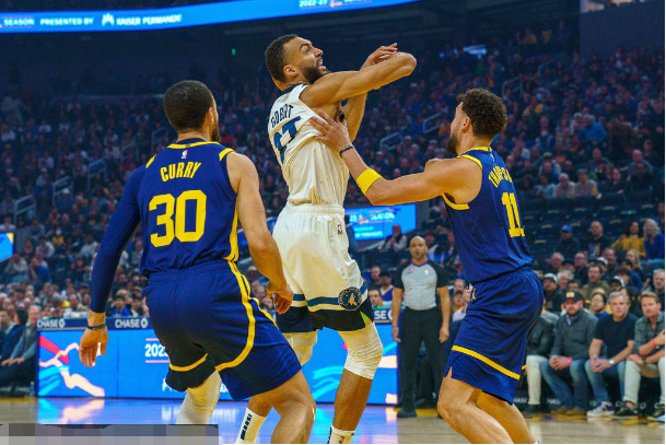 ˮ���ֵܺϼ�40Ͷ13�� ɭ����Ӯ����ʿ��3��ʤ