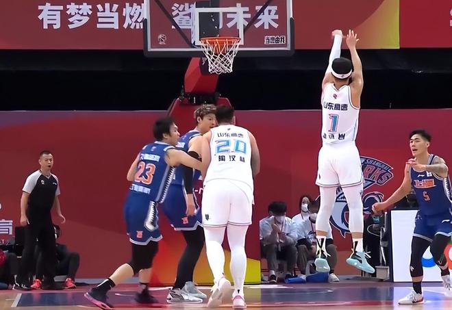 前首钢主帅要加盟山东男篮 锋线大将要回山西外援旧将重回辽宁