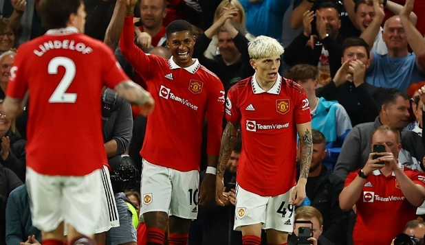 曼联主场四球大胜切尔西 获得下赛季欧冠资格