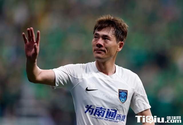 成都蓉城前10轮不败