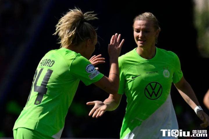 巴萨女足惊天大逆转踢疯