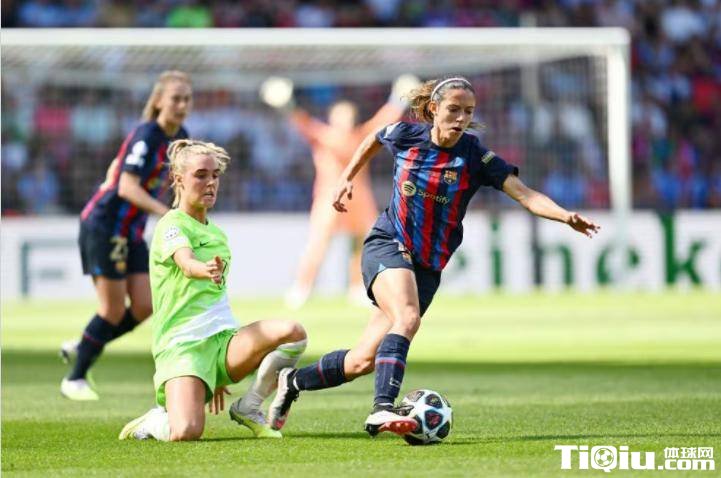 巴萨女足惊天大逆转踢疯