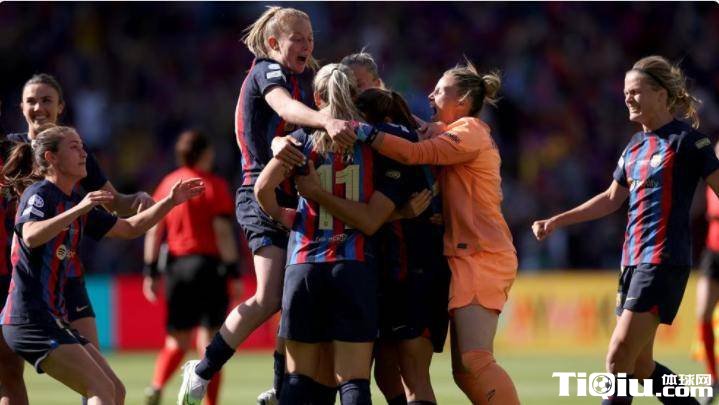 巴萨女足惊天大逆转踢疯