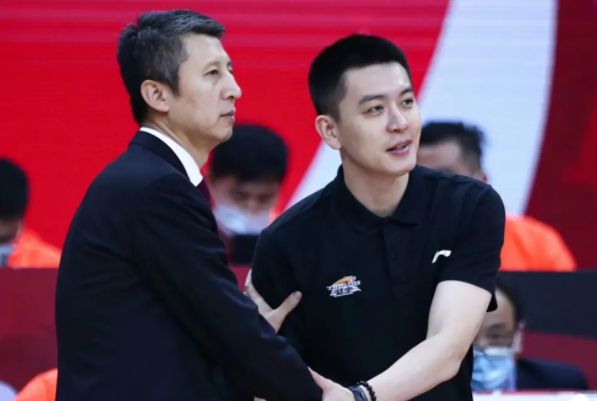 ��ʽǩԼ���ֺź�������������� ��ʿǿ�ص�������սCBA