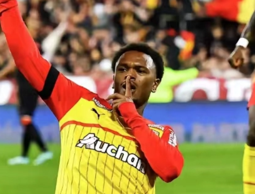 ������3800��ŷԪǩ���˴� ��ǩ��һ��5���ͬ