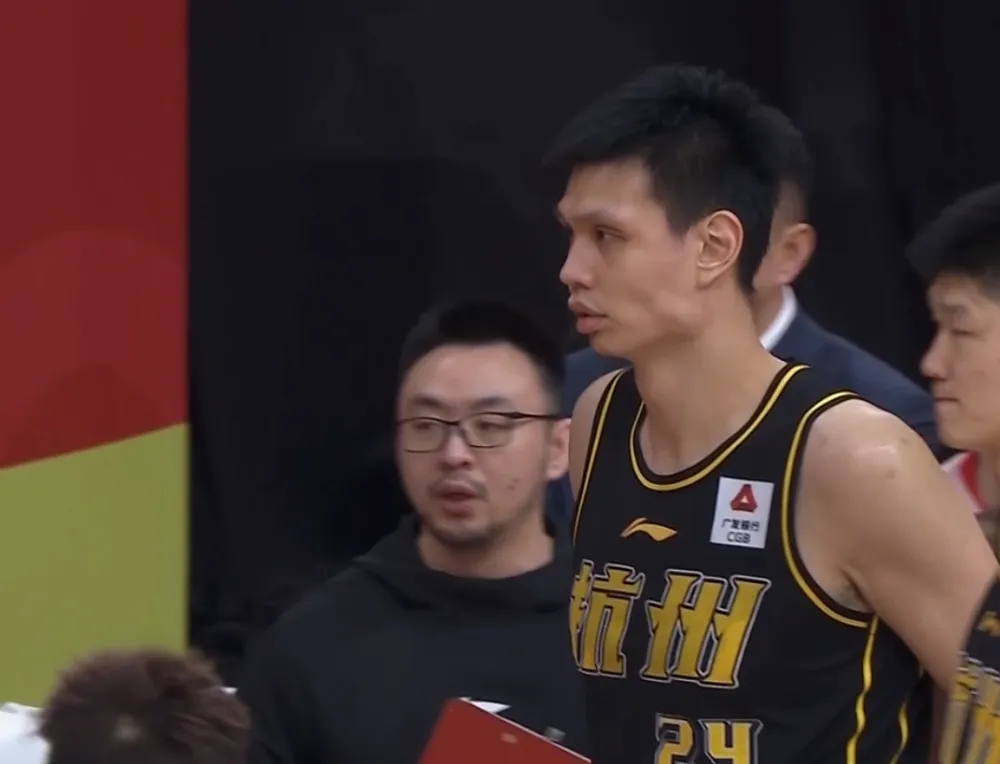 ���Ӻ�����Źǹ��� ��Ӱ��CBA���öӳ�����