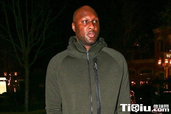 奥多姆骚扰爱妻求复合 卡戴珊再次提出离婚诉讼