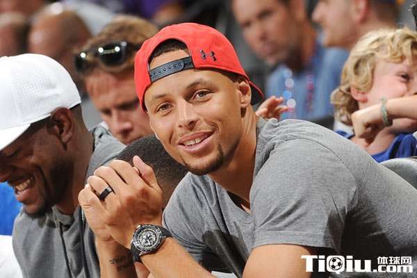 勇士F4或争球权遭分解 马刺预计明年招募库里